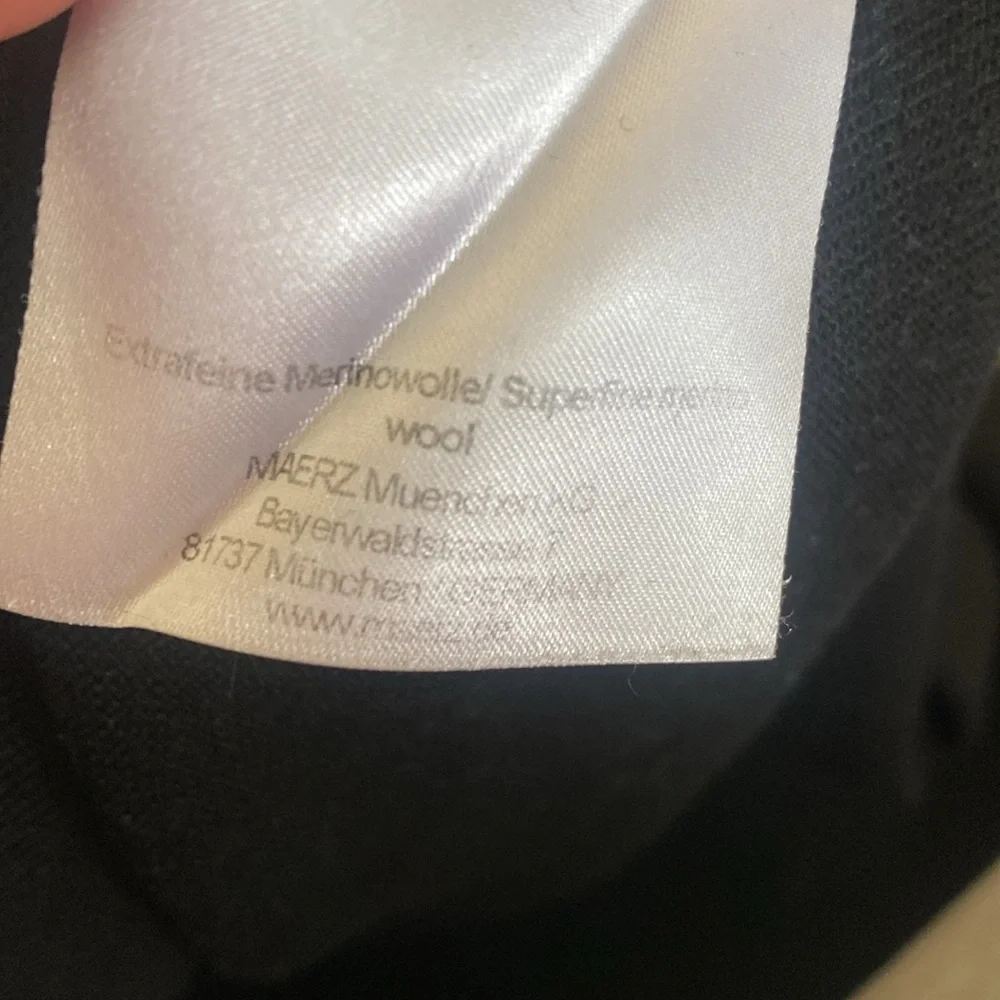 Maerz muenchen Women’s superfine merino wool size 44 black sweater